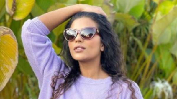 கவர்ச்சி தூக்கலாக போஸ்.. ரூட்டை மாற்றும் ஐஸ்வர்யா ராஜேஷ்!