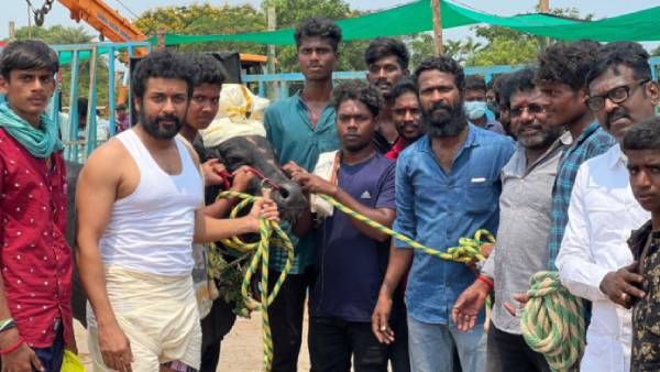 வேட்டிய மடிச்சு கட்டி காளையுடன் மல்லுக்கட்டும் சூர்யா...மோத தயாரான வில்லன் நடிகர்