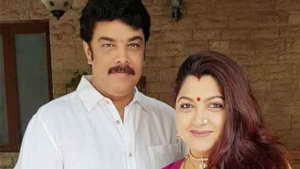 22வது திருமண நாளிலும் எவ்ளோ ரொமான்ஸ் பாருங்க.. சுந்தர் சிக்கு சூப்பராக வாழ்த்து சொன்ன குஷ்பு!