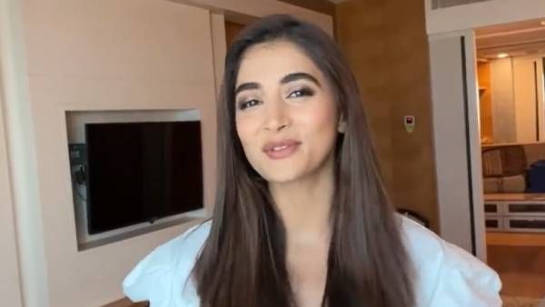 பதில் சொல்ல நான் ரெடி... கேள்வி கேட்க நீங்க ரெடியா? ட்விட்டர் லைவ் சாட்டில் பூஜா ஹெக்டே!