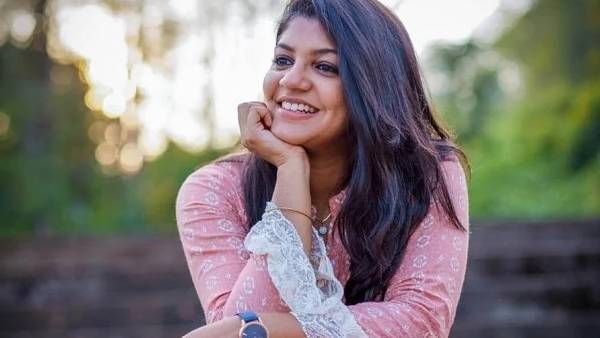 தயவு செய்து அதை கேட்காதீங்க..எரிச்சலா இருக்கு.. கடுப்பான நடிகை அபர்ணா பாலமுரளி!