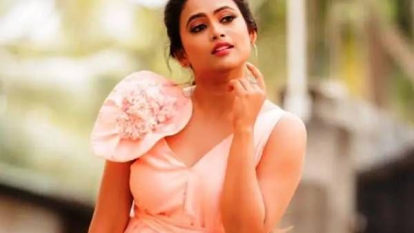 பாரதி கண்ணம்மா சீரியலில் இருந்து விலகுகிறாரா வில்லி வெண்பா?...என்ன பிரச்சனை ?