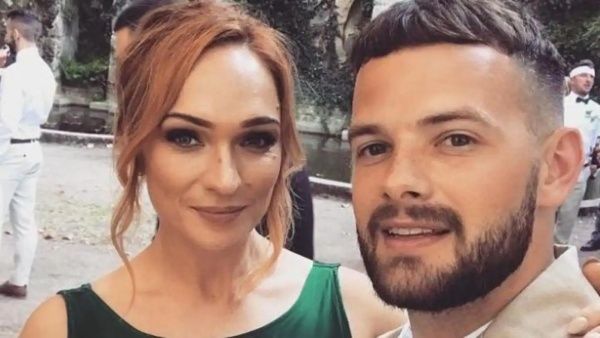 திருமண நாளில் உயிரிழந்த பிரிட்டிஷ் பாடகரின் காதலி...நொறுங்கிப் போன பாடகர்