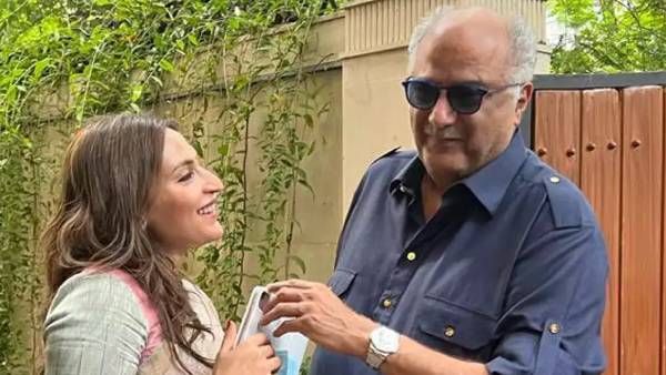 போனி கபூரை திடீரென சந்தித்த ஐஸ்வர்யா ரஜினிகாந்த்...அவர்கிட்ட ரசிகர்கள் என்ன கேட்டிருக்காங்க பாருங்க?