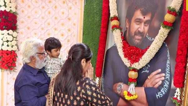 “எதிரிக்கு கூட இந்த நிலை வரக்கூடாது’’..அப்பா போட்டோவை தொட்டுப் பார்க்கும் மகன்..கண்கலங்கிய மேக்னா!