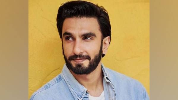 சிக்கலில் ரன்வீர் சிங்..நிர்வாண போட்டோஷூட் நடத்தியதாக மும்பை போலீஸ் வழக்குப்பதிவு