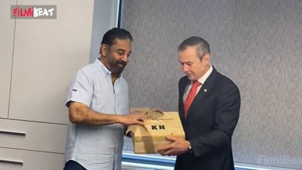 ஆஸ்திரேலியாவில் அமைச்சர்களுடன் கமல் ஆலோசனை.. எதுக்கு தெரியுமா.. வெளியானது சிறப்பான வீடியோ!