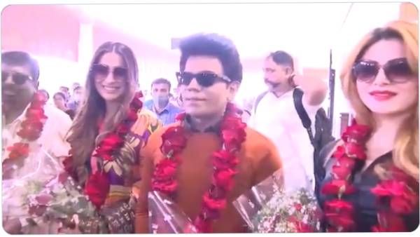 வாகன அணிவகுப்பு..ஹீரோ லுக்..கதாநாயகிகளுடன் மாஸ் என்ட்ரி.. அண்ணாச்சியின் கேரள விசிட்!