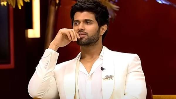 ”காருக்குள் செக்ஸ், நிர்வாண போட்டோ ஷூட்க்கும் ரெடி,”: வாண்ட்டடாக வண்டியில் ஏறும் டோலிவுட் பிரபலம்!