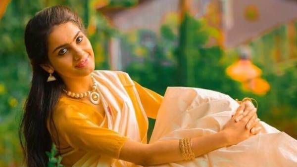 அட்ஜெஸ்ட்மென்ட் பண்ண 15 லட்சம்.. அந்த டைரக்டர் கை வச்சிட்டாரு.. நரிக்கூட்டம் ஜனனி ஷாக் பேட்டி!