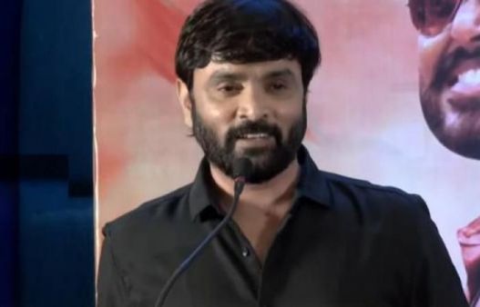 நான் அப்படி பேசியிருக்கக்கூடாது..மேடையில் மன்னிப்பு கேட்ட சினேகன்!