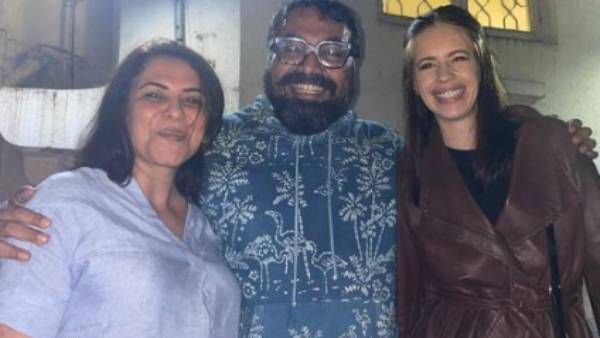 எக்ஸ் மனைவிகளுடன் அப்படியொரு போஸ் கொடுத்த அனுராக் காஷ்யப்.. பட புரமோஷனுக்காக என நெட்டிசன்கள் கலாய்!