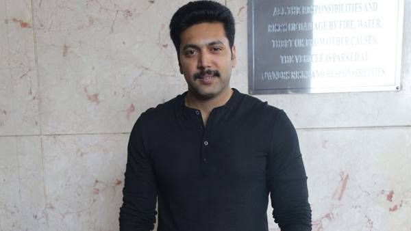 விரைவில் இயக்குநராக மாறும் ஜெயம் ரவி.. அடுத்தடுத்து இரண்டு படத்தை இயக்குறாராம்!