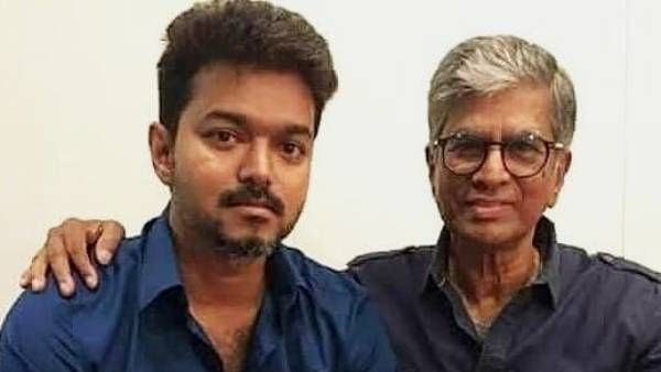 விஜய்யுடன் இருக்கும் போட்டோ, லவ்லியான கேப்ஷன்: ட்ரெண்டாகி வருவது எஸ்ஏசியின் ட்வீட்டர் பதிவு தானா?