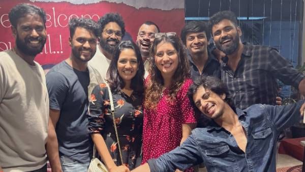 பார்ட்டி போட்டோஸை வெளியிட்ட பிரியங்கா.. யாரெல்லாம் கூட இருக்காங்க தெரியுமா?