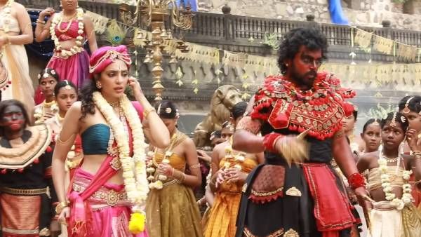 ராட்சச மாமனே பாடல் மேக்கிங் வீடியோ.. மணிரத்னம் கிட்ட மாட்டிக்கொண்ட கார்த்தி!