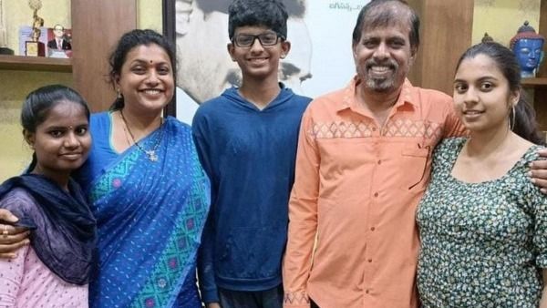 தெய்வங்கள் எல்லாம் தோற்றே போகும்..பெற்றோரை இழந்த சிறுமிக்கு வாழ்வளித்த ரோஜா..குவியும் பாராட்டு!