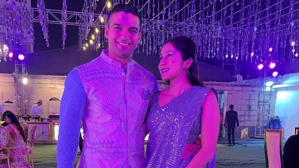 சர்வைவர் தமிழ் ஐஸ்வர்யாவுக்கு நிச்சயம் ஆகிடுச்சாம்.. வருங்கால கணவருடன் செம க்யூட் போஸ்!