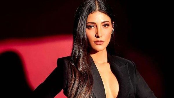 சங்கராந்தி ஸ்பெஷல்.. ரசிகர்களுக்கு டபுள் ட்ரீட் கொடுக்க காத்திருக்கும் ஸ்ருதி ஹாசன்!