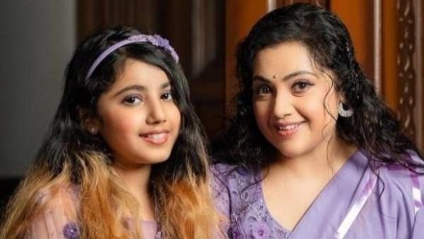 உயர உயர பறக்கணும்.. பிறந்தநாளில் மகளுக்கு நடிகை மீனா வாழ்த்து!