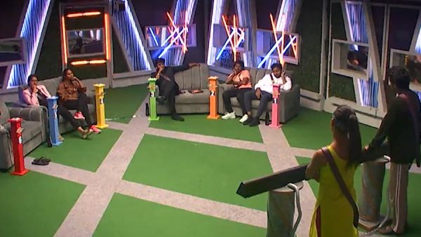 கோல்டன் டிக்கெட் யாருக்கு?போட்டியாளர்களிடையே வெடித்தது சண்டை..ரணகளமான வீடு!