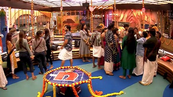 Bigg Boss Tamil 6: இதுக்கு பேரு பிக் பாஸா? இல்லை விஜய் டிவி பொங்கல் கொண்டாட்டமா? கடுப்பான ரசிகர்கள்!