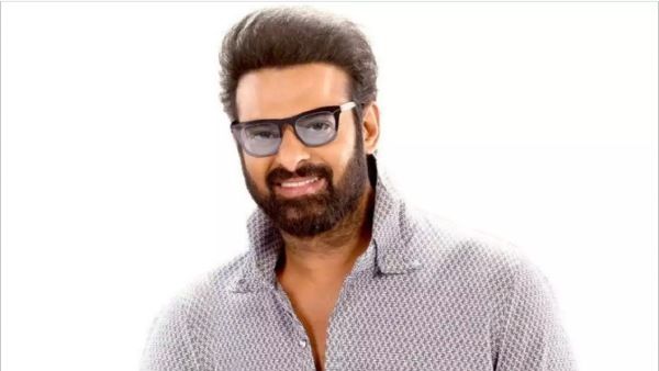 ரசிகர்களை சந்தித்த பிரபாஸ்!!!