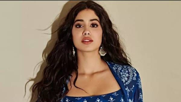 தமிழில் அறிமுகமாகும் மயிலு மகள் ஜான்வி கபூர்... ஹீரோ யார் தெரியுமா?