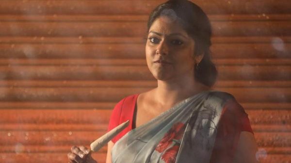 தமிழில் Comeback கொடுக்கும் விருமாண்டி அபிராமி!!