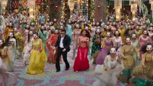 சல்மான் கானுடன் Billi Billi ஆட்டம் போட்ட பூஜா ஹெக்டே... ஓஹோ விசயம் அப்படி போகுதா..?