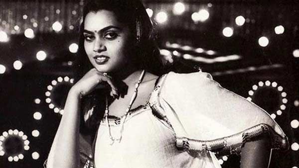 மூஞ்சியவா சார் பார்க்குறாங்க.. இறப்பதற்கு முதல் நாள் கதறி அழுத சில்க்.. நடந்தது என்ன தெரியுமா?