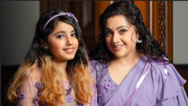 Meena's Daughter Nainika - அம்மா பத்தி தப்பான செய்திகள்.. ப்ளீஸ் நிறுத்துங்க - மீனா மகள் நைனிகா உருக்கம்