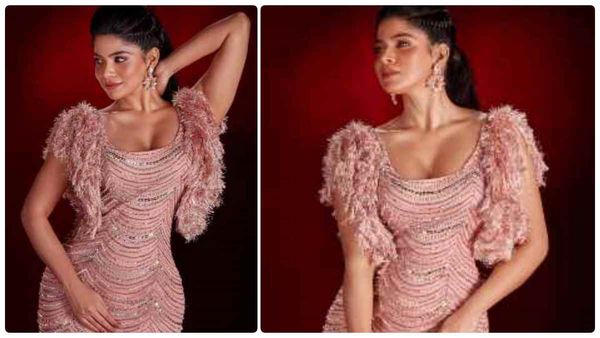 இப்படி அழகை காட்டியே மயக்கிட்டீங்களே..திவ்யா பாரதியின் கவர்ச்சி புகைப்படம்!