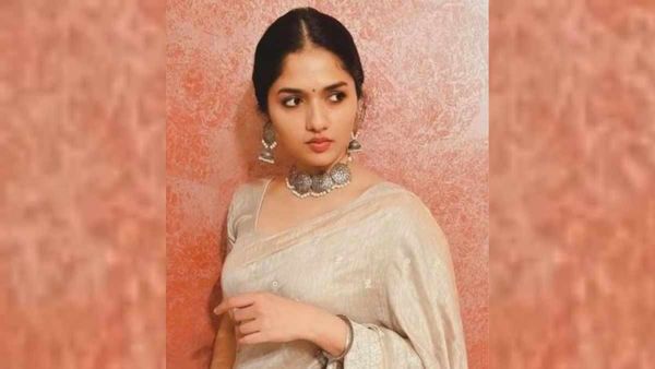 சுனைனாவை காணவில்லை..போன் ஸ்விட்ச் ஆஃப்.. பரபரப்பான வீடியோ.. கடுப்பான போலீஸ்!