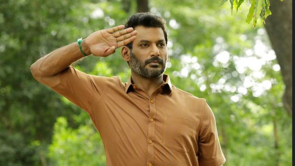 விஷால் உடன் நடித்ததால் கிசுகிசுவில் சிக்கிய நடிகைகள்.. முரட்டு சிங்கிளுக்கு வந்த சோதனை!