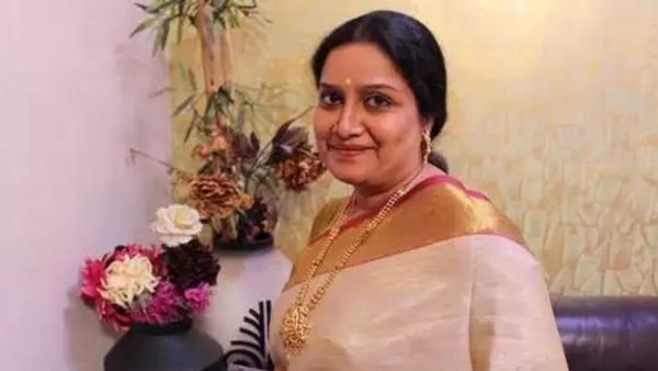 50 வயது நடிகையுடன் காதலா? இதெல்லாம் ரொம்ப தப்புங்க..கடுப்பான நடிகர் !