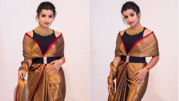 இப்படி கூட புடவை கட்டலாமா.. மார்டன் லுக்கில் அசத்தும் சிவாங்கி.. குவியும் லைக்ஸ்!