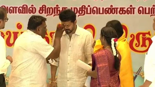 Vijay: ஜோசப் விஜய்ன்னு கதறுனீங்களே.. இங்க பாருங்க.. மதங்களை கடந்த அன்பு.. மாஸ் காட்டிய விஜய்!