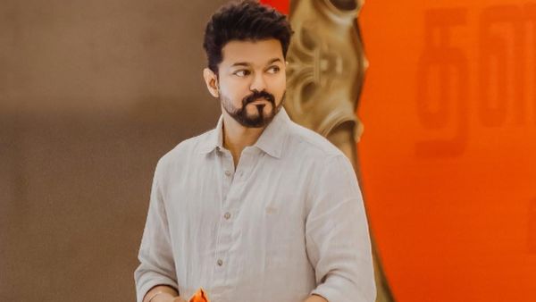 Vijay Birthday: ஆனந்தம் ஆனந்தம் பாடும்.! 90ஸ் கிட்ஸை கிறங்கடித்த விஜய்யின் சிறந்த காதல் பாடல்கள்