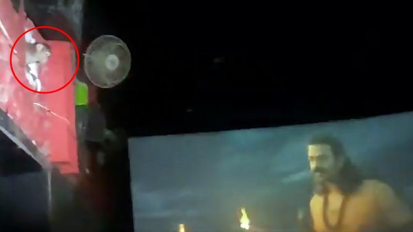 Adipurush: ஆதிபுருஷ் ஓடிய தியேட்டர் உள்ளே திடீரென எட்டிப்பார்த்த உருவம்.. கண்ணீர்விட்ட ரசிகர்கள்!