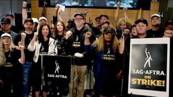 ஹாலிவுட் நடிகர்கள் வேலைநிறுத்தம்… திரைப்படம் மற்றும் தொலைக்காட்சி முடங்கியது!