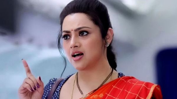 Meena - முத்த காட்சிக்கு ரெடியாக சொன்ன இயக்குநர்.. அம்மாவிடம் அழுத மீனா