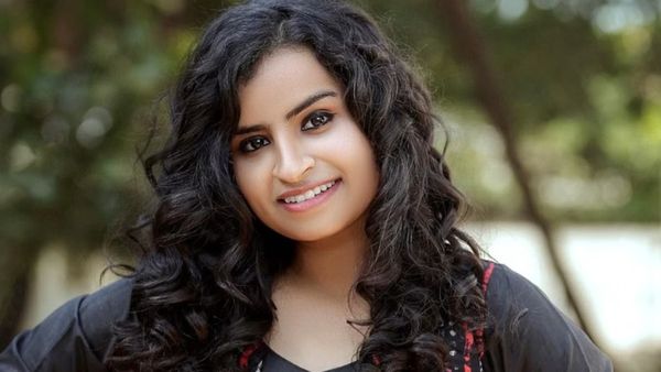 CWC 4: குக் வித் கோமாளி சீசன் 4 போட்டியாளர்களின் சம்பளம் எவ்வளவு? ஷிவாங்கிக்கு தான் கம்மியாம்!