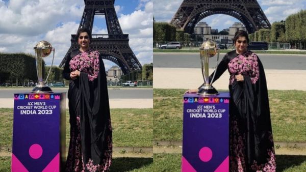 Cricket World Cup 2023: கிரிக்கெட் உலககோப்பையுடன் மீனா.. அடேங்கப்பா.. நீங்க எங்கேயோ போயிட்டீங்க!