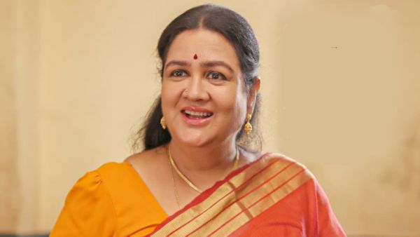 கணவரே ஊத்தி கொடுத்தார்.. குடிக்கு அடிமையாக இருந்தேன்..40 வயதில் இரண்டாம் திருமணம் மனம் திறந்த ஊர்வசி!