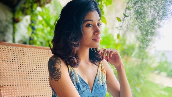 டெய்லி எத்தனை பெக் போடணும்.. பயம்னா என்னன்னு எனக்கு தெரியவே தெரியாது.. ’தக்’ பண்ண ஓவியா!