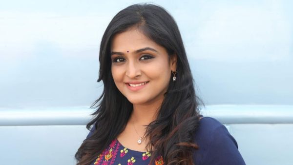 Ramya Nambeesan - அட்ஜெஸ்ட்மெண்ட்டுக்கு கூப்பிட்டா இப்படித்தான் செய்யணும்.. ஐடியா கொடுத்த ரம்யா நம்பீசன்