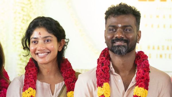 Sai Pallavi: எது! சாய் பல்லவிக்கு திருமணமா..? மாலையும் கழுத்துமாக ட்ரெண்டான போட்டோ... உண்மை இதுதானா?