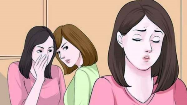 ஒரே நேரத்தில் இரண்டு நடிகைகள்.. அதில் செம கில்லாடியான நடிகர்.. கடைசியில் மகள் வயது நடிகைதான் பாவம்