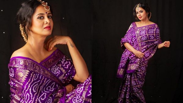 VJ Anjana: ஜாக்கெட் போடாமல்.. முந்தானையை முன் பக்கம் போட்டு டூமச் கிளாமரில் அஞ்சனா!